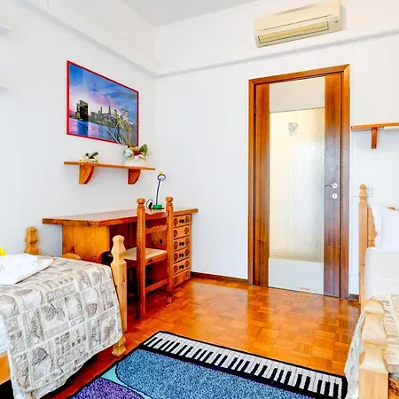 Lejlighed Desenzanoloft Official Partner Marriott Homes & - The Sunflower Front Desenzano del Garda