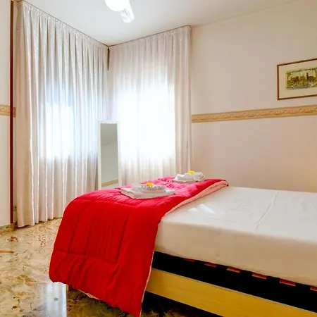 Lejlighed Desenzanoloft Official Partner Marriott Homes & - The Sunflower Front Desenzano del Garda