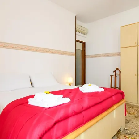 Lejlighed Desenzanoloft Official Partner Marriott Homes & - The Sunflower Front Desenzano del Garda