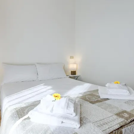 Desenzanoloft Official Partner Marriott Homes & - The Sunflower Front * Desenzano del Garda