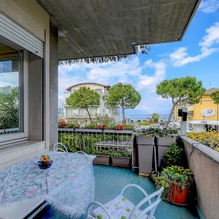 Desenzanoloft Official Partner Marriott Homes & - The Sunflower Front Apartman Desenzano del Garda