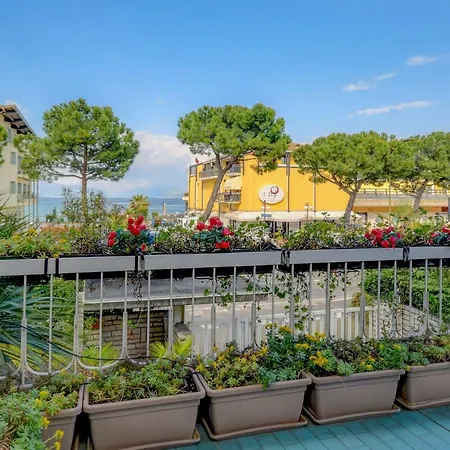 Desenzanoloft Official Partner Marriott Homes & - The Sunflower Front Lejlighed Desenzano del Garda