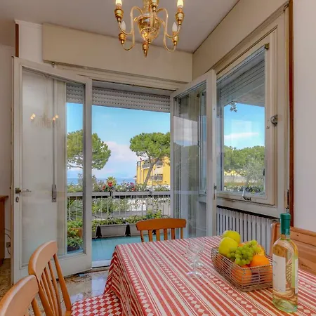 Desenzanoloft Official Partner Marriott Homes & - The Sunflower Front Apartman Desenzano del Garda